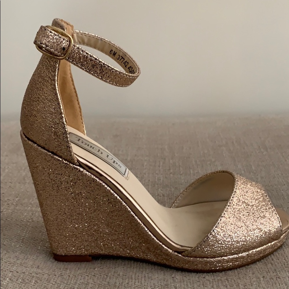 Rose gold wedges